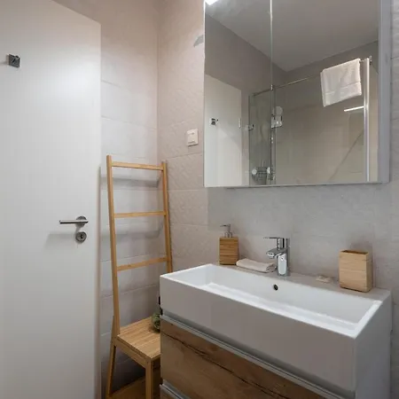 The Rose Garden - Apartment *